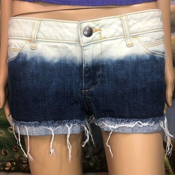 Born to Rule Princess by Vera Wang Dip Dyed Shorts - Picture 2 of 6